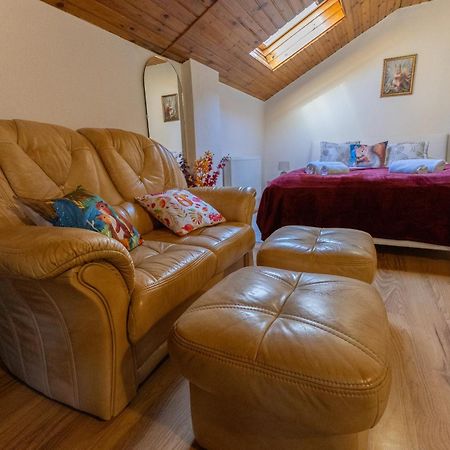 Kismokus Apartman Eger Zewnętrze zdjęcie