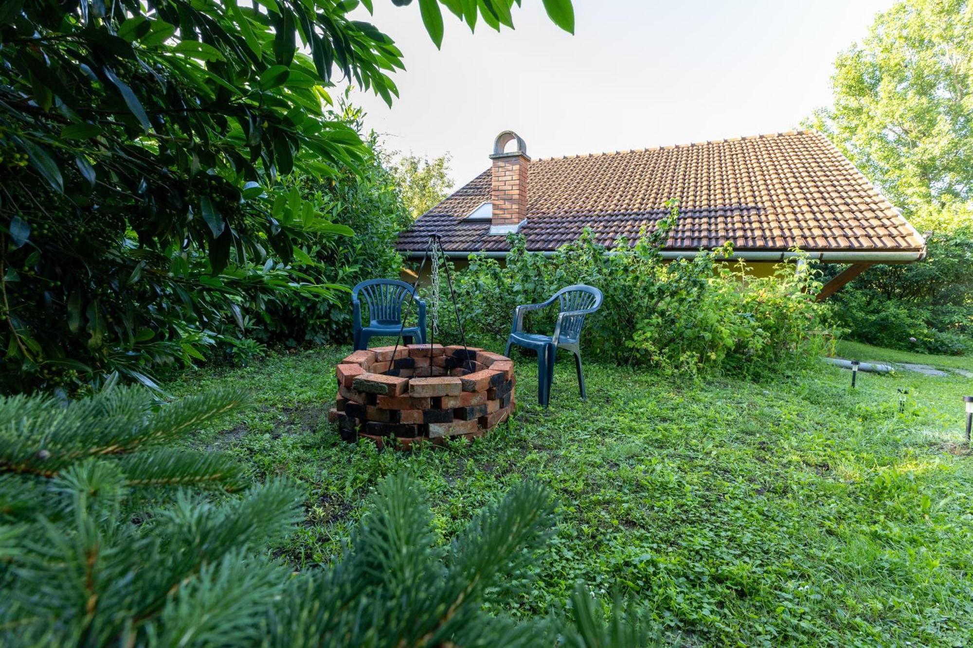 Kismokus Apartman Eger Zewnętrze zdjęcie